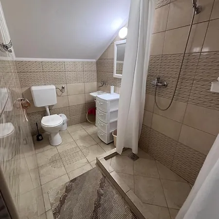 Casa Rica Vendeghaz Homestay